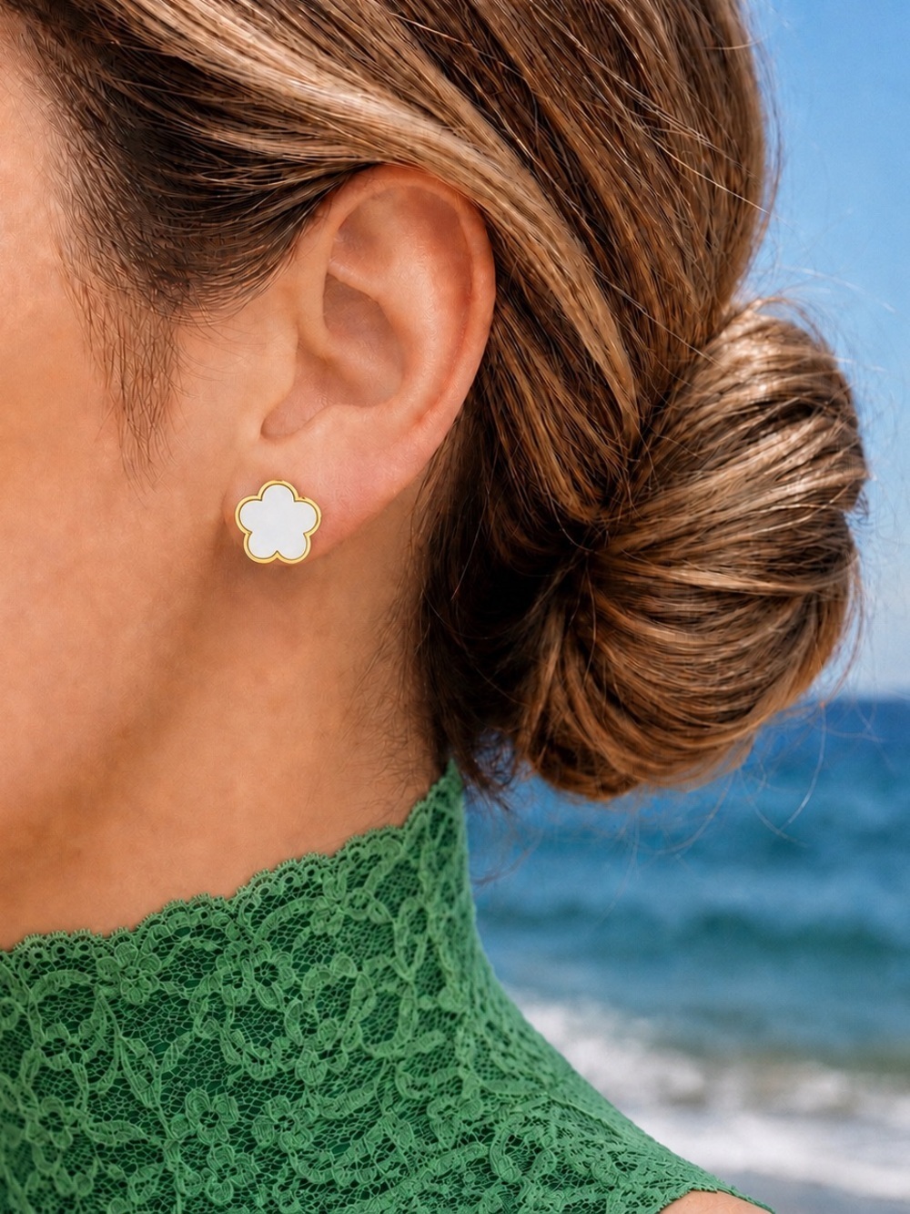 🆕White CHIC flower Stud Earrings